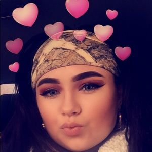 Meet your Posher, Madi